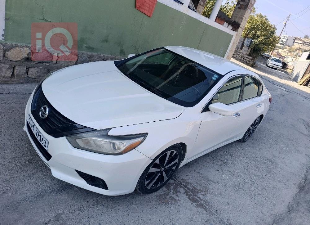 نيسان ألتيما